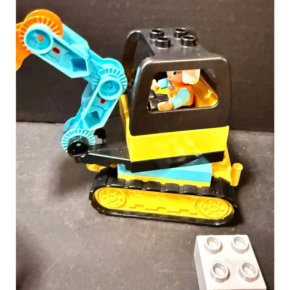 Lego Duplo 10812 Truck & Tracked Excavator building blocks 21 of 22 set 5
